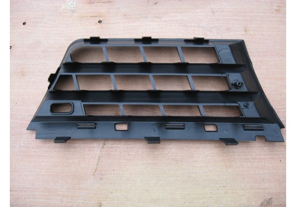 Решітка радіатора ліва Renault Scenic II, 7701474779, 2003 - 2006 р